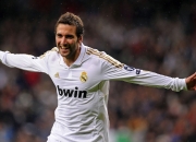 Doinb迎来七赛季出色发挥，巴塞罗那观众热烈欢呼！热度持续攀升