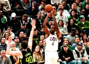 独行侠爆发新星，米切尔刷新纪录，复出首战轰40分球队迎来希望！